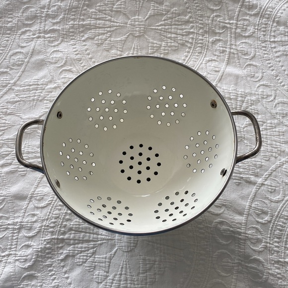 Vintage Enamel Colander - Picture 3 of 9